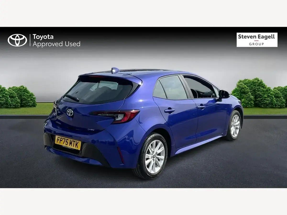 Used Toyota Corolla 140 HP (102 kW) 2025 Blue Hatchback