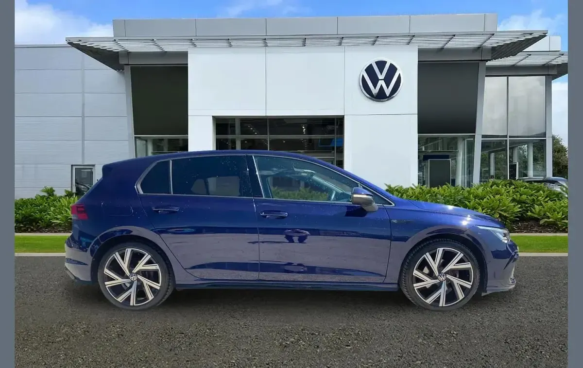 Used VW Golf VIII R-line 150 HP (110 kW) 2022 Blue Hatchback