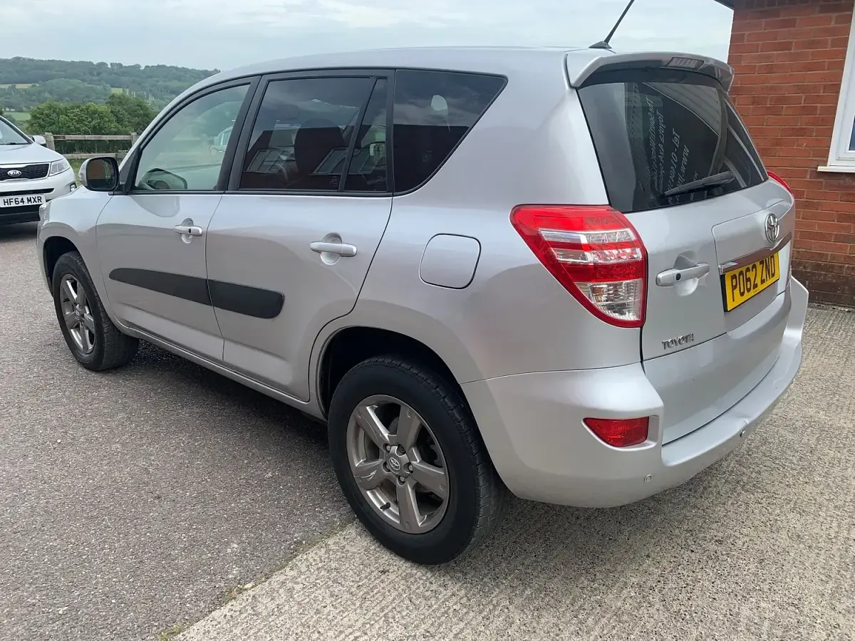 Used Toyota RAV4 Multidrive S 158 HP (116 kW) 2012 Silver SUV