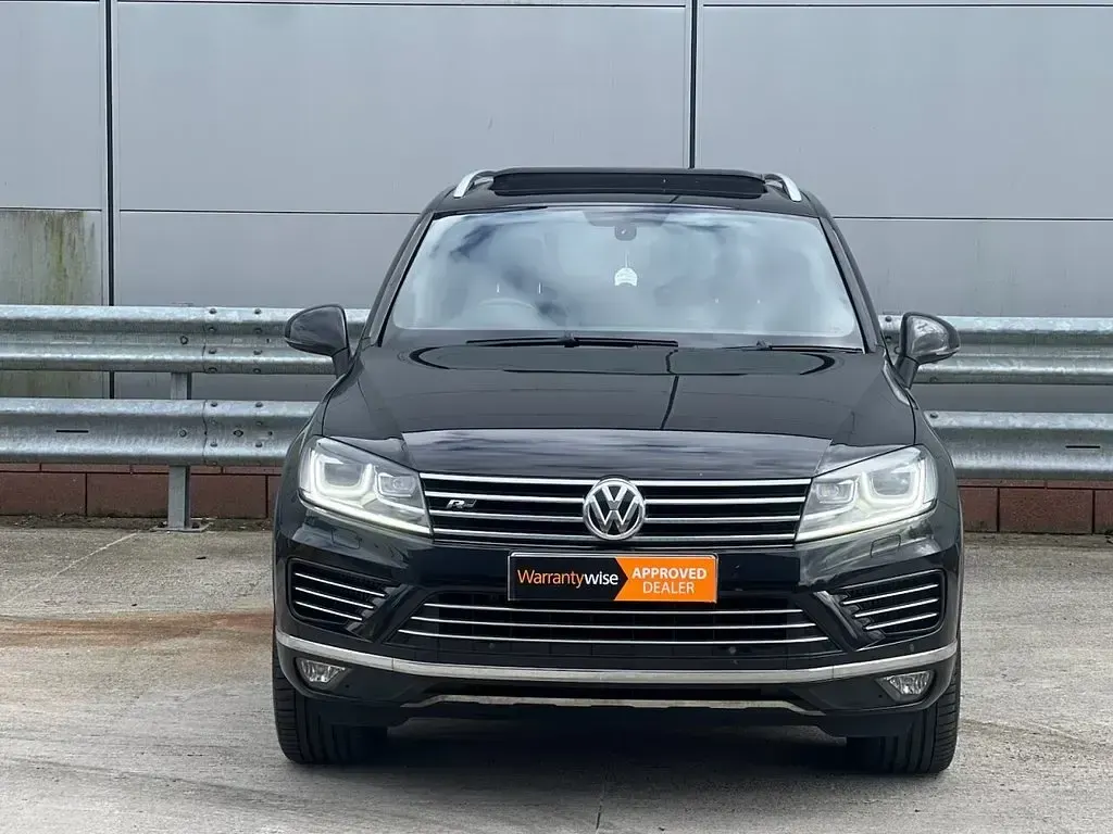 Begagnad VW Touareg R-line 262 HK (192 kW) 2017 Svart SUV
