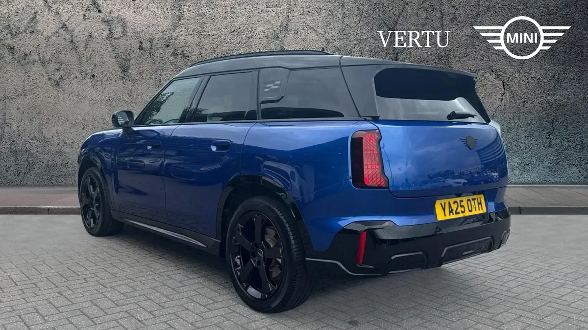 Used Mini Countryman Sport 170 HP (125 kW) 2025 Blazing blue SUV