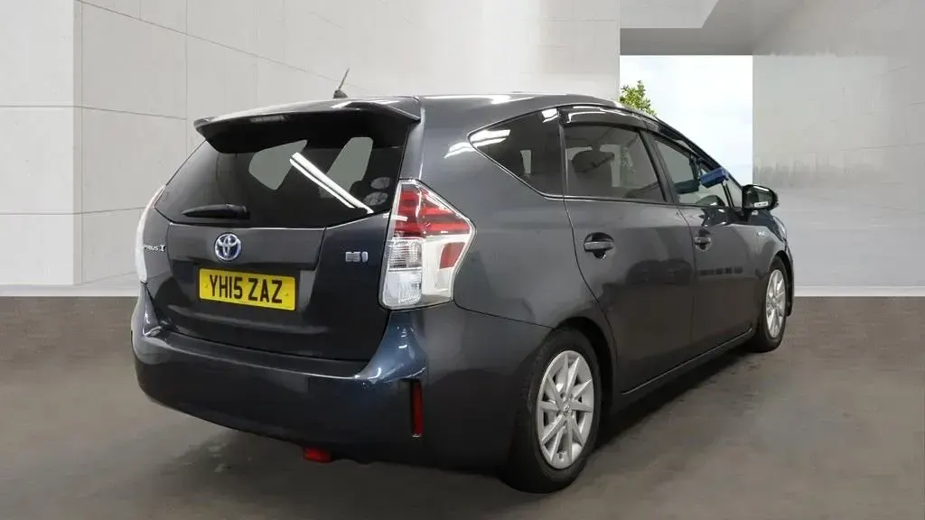 Used Toyota Prius 140 HP (102 kW) 2025 Grey Hatchback