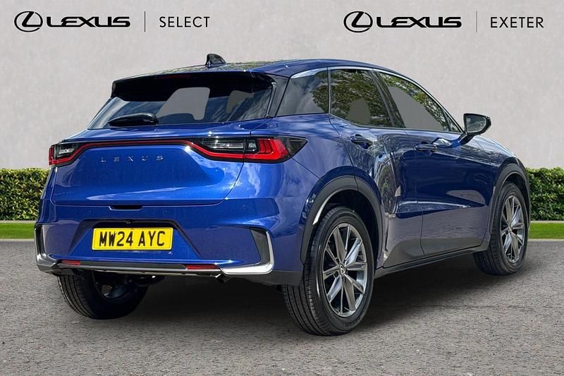 Used Lexus LBX 136 HP (100 kW) 2024 Dark blue SUV