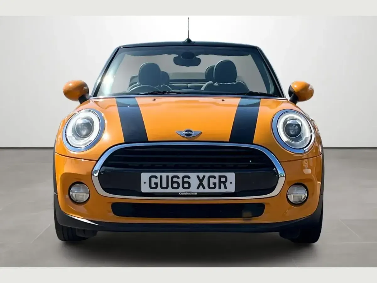 Begagnad Mini Cooper Cabriolet 134 HK (98 kW) 2016 Orange Cab