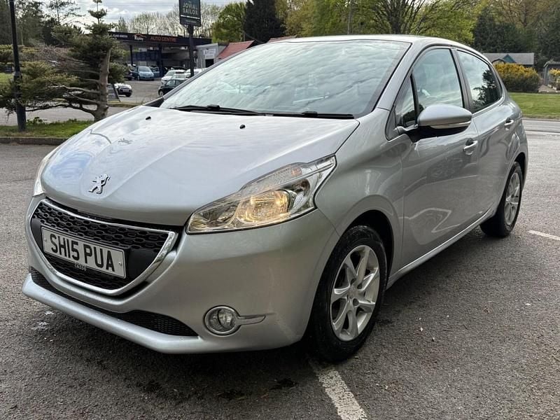Begagnad Peugeot 208 Active 82 HK (60 kW) 2015 Silver Halvkombi