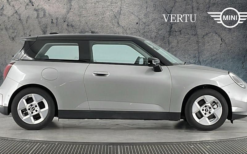 Used Mini Cooper Classic 135 kW (184 HP) 2026 Hatchback