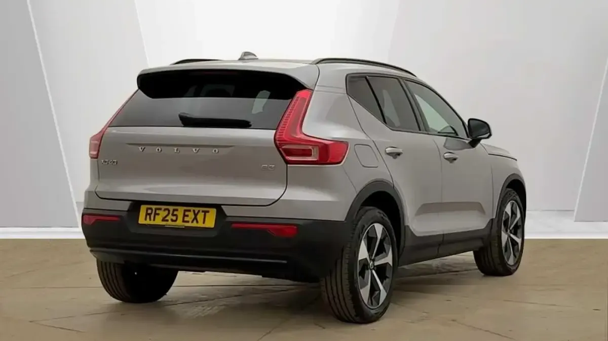 Used Volvo XC40 Plus 161 HP (118 kW) 2025 Silver SUV