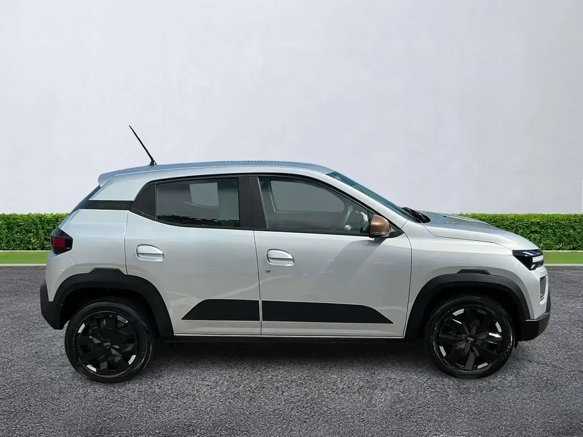 Used Dacia Spring Extreme 47 kW (65 HP) 2025 Grey Hatchback