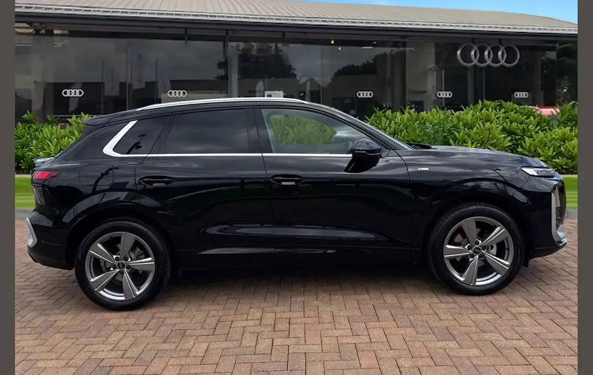 Used Audi Q3 S-Line 150 HP (110 kW) 2026 Black SUV
