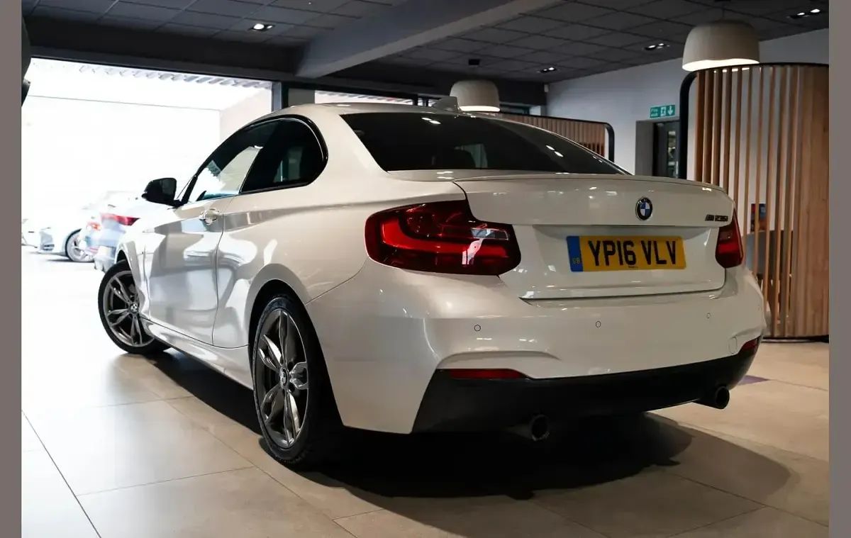 Used BMW M235 Comfort Edition 322 HP (236 kW) 2016 White Coupe