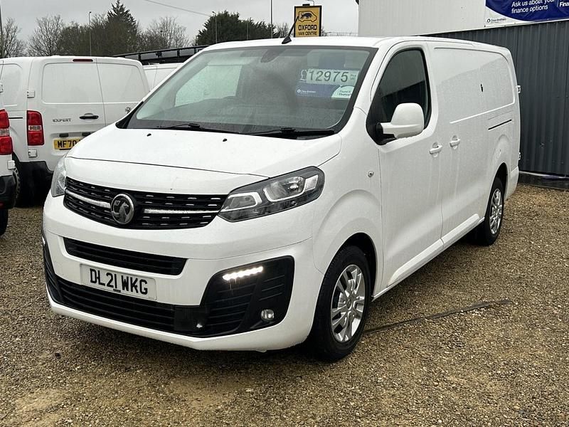 White Used 2021 Vauxhall Vivaro Sportive MPV | £12,975 (Good price) - Image 1/4