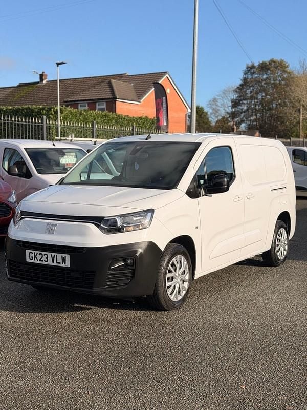 White Used 2023 Fiat Doblò MPV | £12,495 (Super price) - Image 1/4