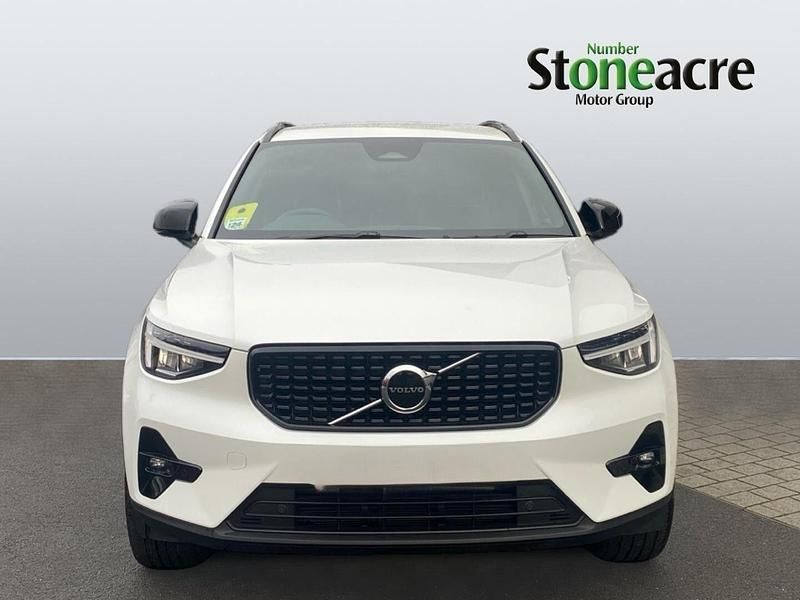New Volvo XC40 Plus 163 HP (119 kW) 2026 White SUV
