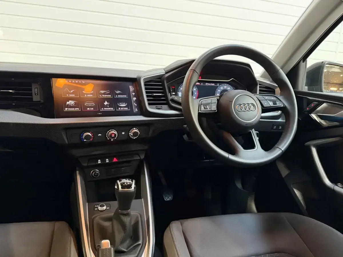Begagnad Audi A1 Sport 2025 Svart SUV