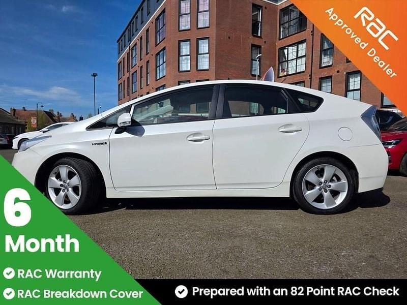 Used Toyota Prius T4 2010 White Hatchback