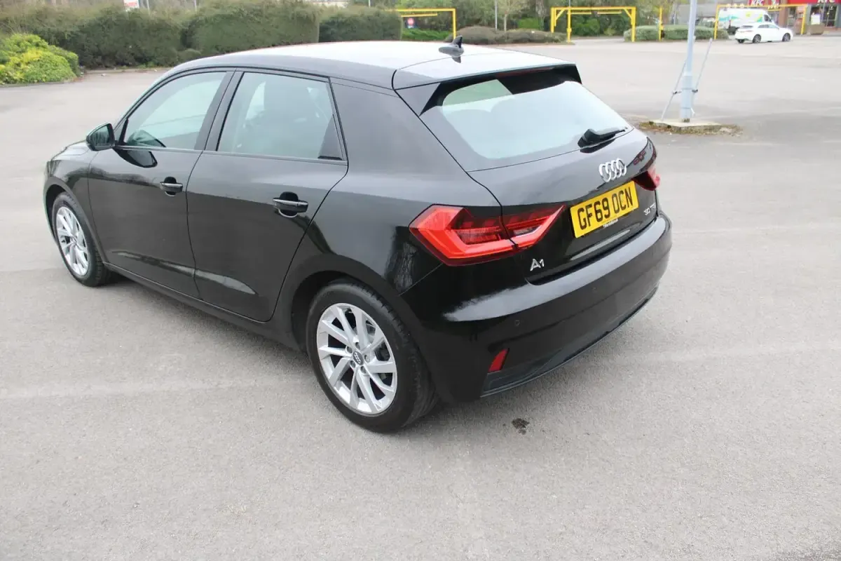 Used Audi A1 Sportback Sport 116 HP (85 kW) 2019 Black Hatchback