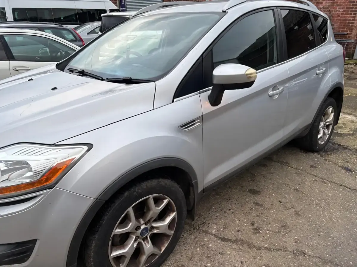 Begagnad Ford Kuga Zetec 140 HK (102 kW) 2011 Silver SUV