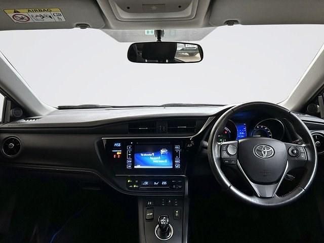 Used Toyota Auris Business Edition 136 HP (100 kW) 2016 Hatchback