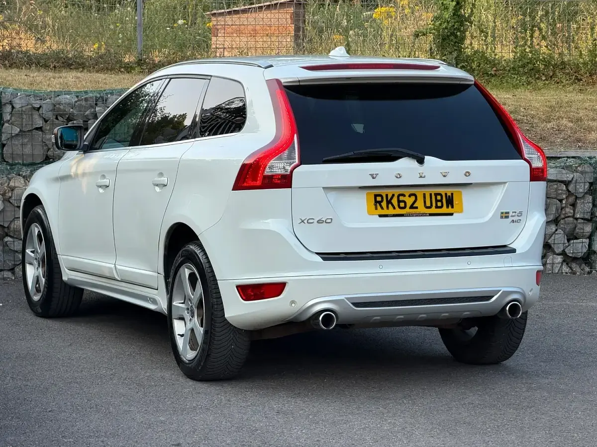 Used Volvo XC60 R-Design 2012 Ice white SUV