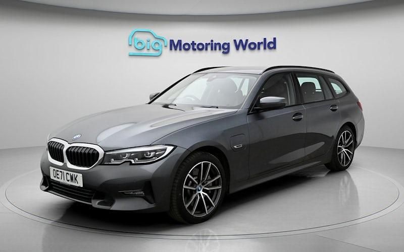 Used BMW 330e Sport Line 292 HP (214 kW) 2022 Grey Estate