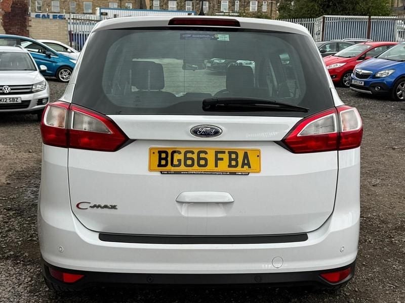 Used Ford Grand C-Max Zetec 120 HP (88 kW) 2016 White MPV