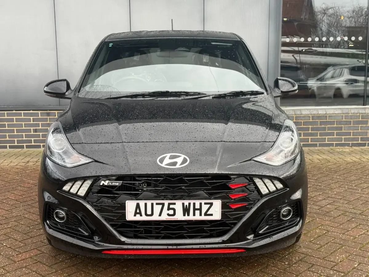 Neu Hyundai i10 N Line 90 PS (66 kW) 2025 Schwarz Kleinwagen