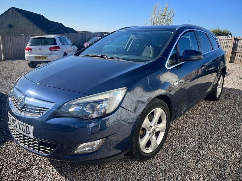 Second-hand Vauxhall Astra SRi 2011 Albastru Break