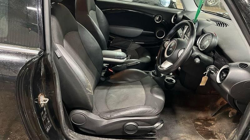 Used Mini Cooper D Hatch 2010 Black Hatchback