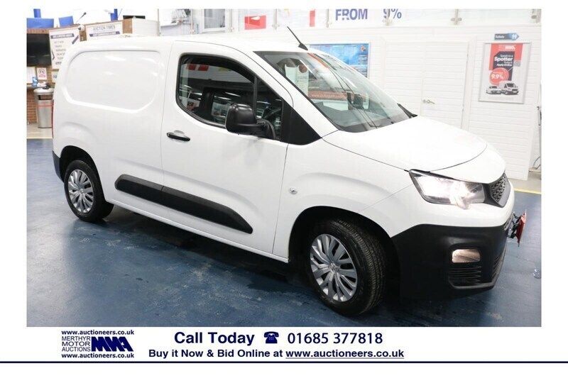 White Used 2019 Peugeot Partner MPV | £7,800 (Fair price) - Image 1/4