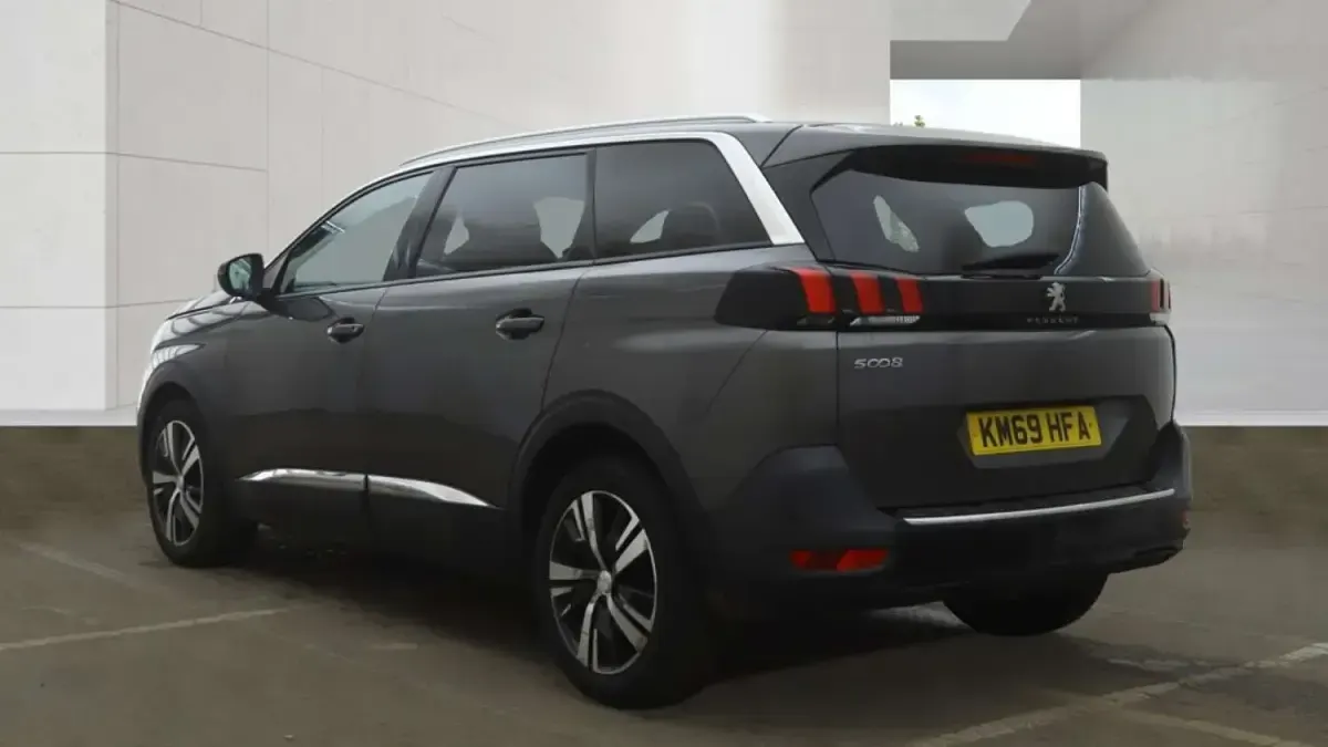 Used Peugeot 5008 Allure 130 HP (95 kW) 2019 Grey SUV