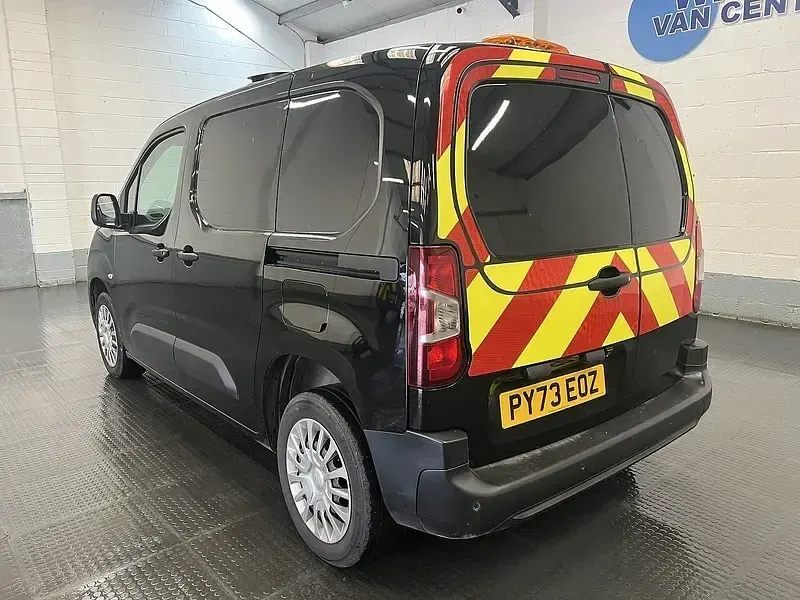 Used Toyota Proace 120 HP (88 kW) 2024 Black MPV