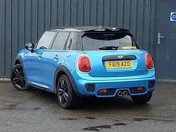Used Mini Cooper S Sport 192 HP (141 kW) 2019 Blue Hatchback