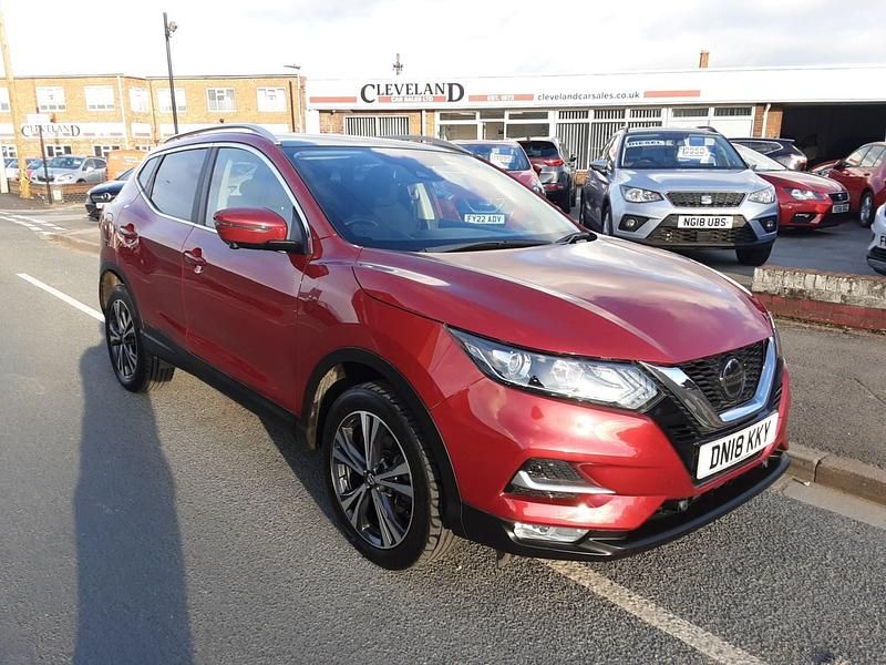 Used Nissan Qashqai N-Connecta 2018 Red SUV