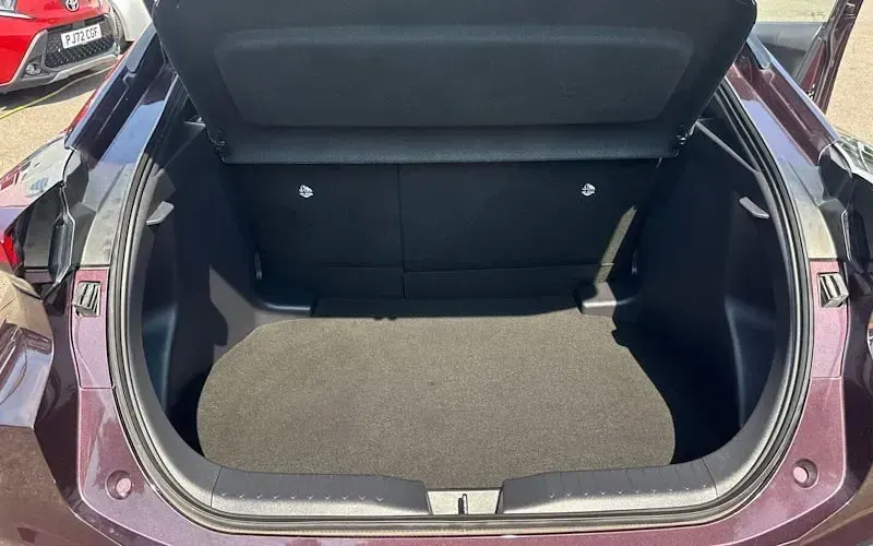 Used Toyota C-HR 140 HP (102 kW) 2024 Purple SUV