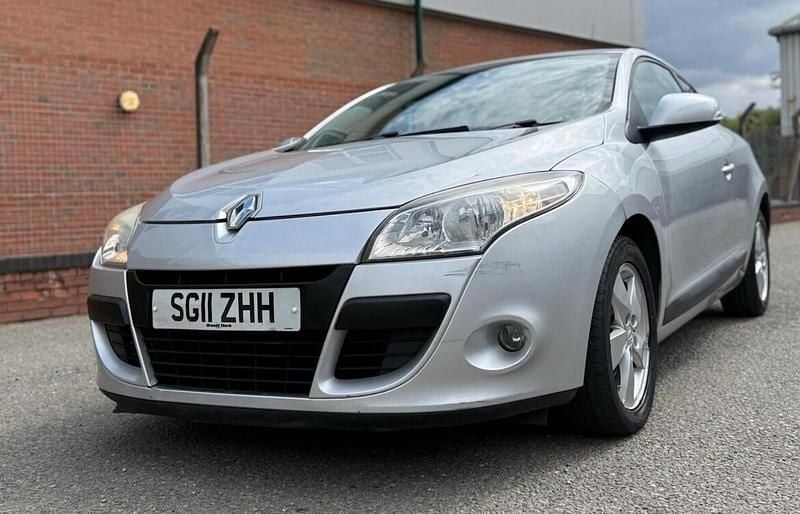 Silver Used 2011 Renault Mégane Coupé Dynamique Coupe | £2,450 (Good price) - Image 1/4