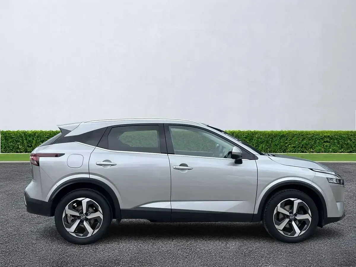 Used Nissan Qashqai N-Connecta 2023 Silver SUV