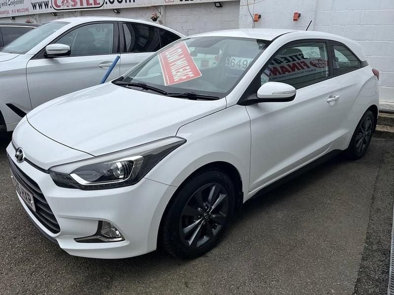 Used Hyundai i20 SE 84 HP (61 kW) 2015 White Coupe