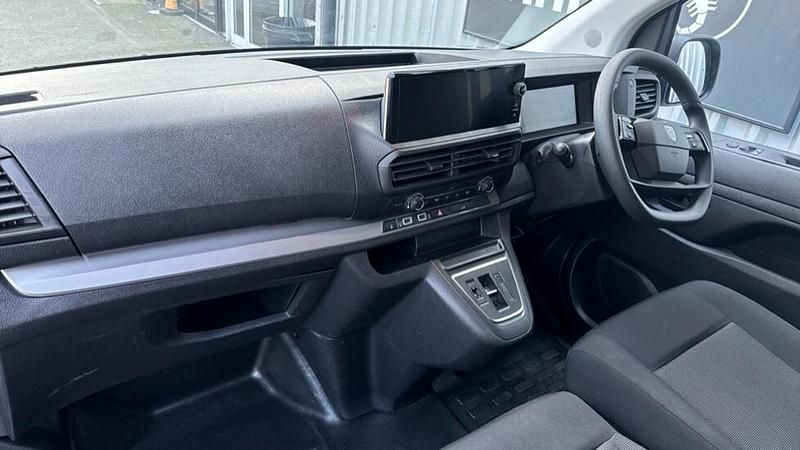 Used Peugeot Expert 143 HP (105 kW) 2025 White Van