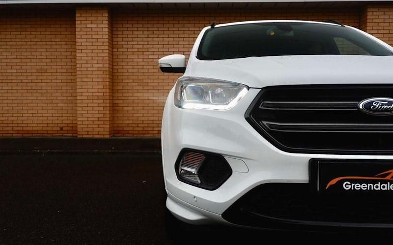 Used Ford Kuga ST-Line 150 HP (110 kW) 2019 White SUV