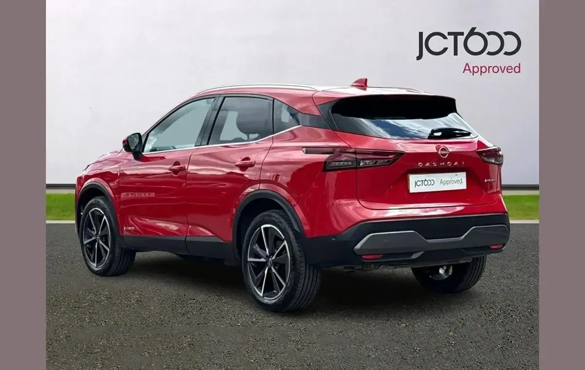 Used Nissan Qashqai Tekna 190 HP (139 kW) 2023 Red SUV