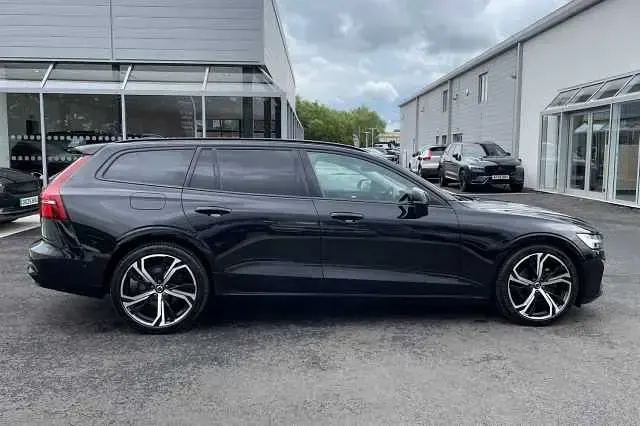 Used Volvo V60 Ultra 194 HP (142 kW) 2025 Black Estate