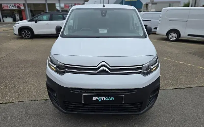 Used Citroën Berlingo 102 HP (75 kW) 2023 White MPV