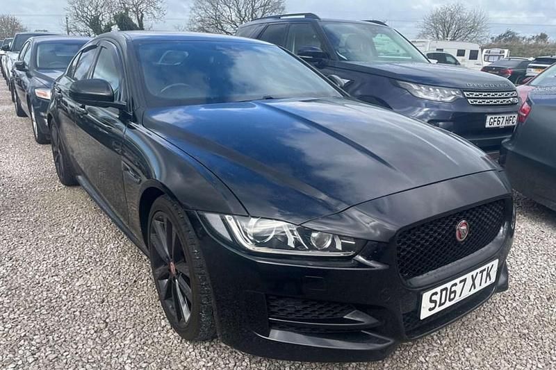 Used Jaguar XE Ingenium 200 HP (147 kW) 2017 Black Sedan