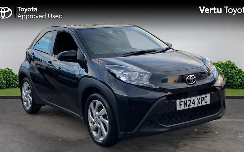 Used 2025 Toyota Aygo X PURE SUV | £12,415 (Good price) - Image 1/4