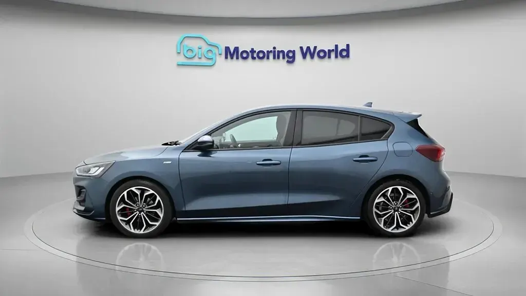 Gebraucht Ford Focus ST-Line X 125 PS (91 kW) 2023 Blau Kleinwagen