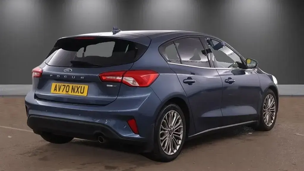 Begagnad Ford Focus Titanium X 125 HK (91 kW) 2020 Blå Halvkombi