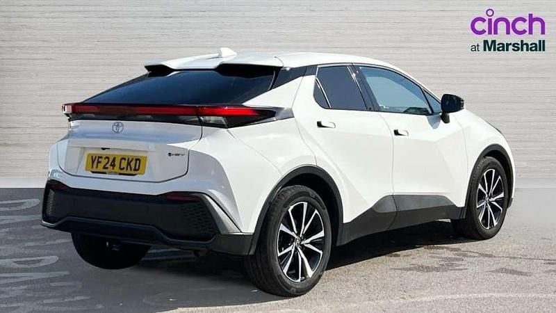 Used Toyota C-HR Design 140 HP (102 kW) 2024 White SUV