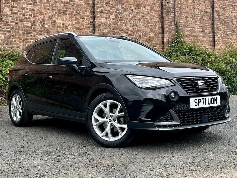 Black Used 2021 Seat Arona FR SUV | £13,300 (Fair price) - Image 1/4
