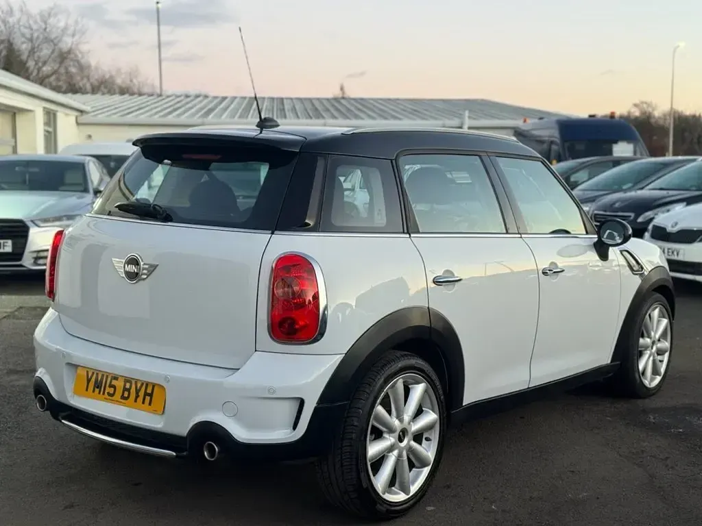 Used Mini Cooper SD Countryman 143 HP (105 kW) 2015 White SUV