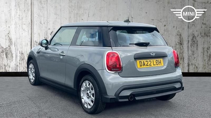 Usado Mini ONE Classic 101 CV (74 kW) 2022 Gris Utilitario